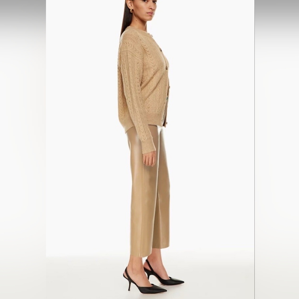 the melina cropped